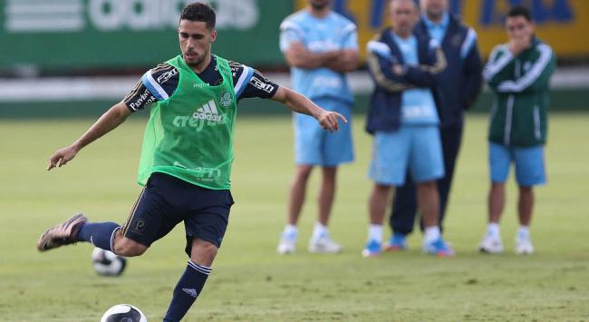 Palmeiras vence jogo-treino com golaço de Rafael Marques
