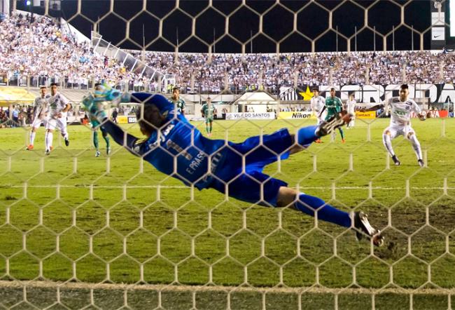 Palmeiras sofre revés na Vila, mas segue vivo na decisão da Copa do Brasil