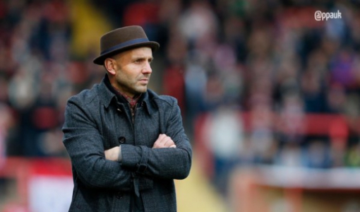Paul Tisdale é o técnico do Exeter (Foto: Divulgação)