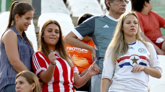 HOME - Paraguai x BolÃvia - Eliminatórias para Copa-2018 - Torcida (Foto: Gustavo Segovia/AFP)