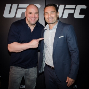 Giovani Decker ao lado de Dana White (FOTO: Divulgação)