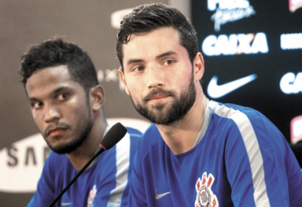 Corinthians - Yago e Felipe (foto:Marco Galvão/Fotoarena/Lancepress!)