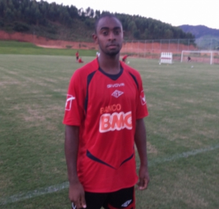 zagueiro Wellington - revelado pelo Fluminense