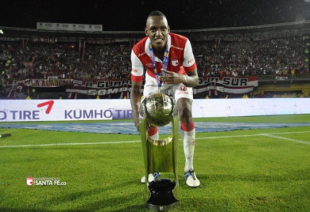 Mina campeão pelo Santa Fe