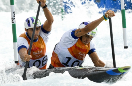 Charles Corrêa e Anderson Oliveira avançaram para a semifinal do C2 na canoagem slalom