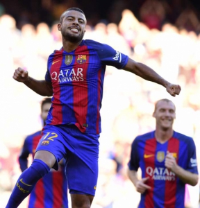 Rafinha já comemorou muito, mas atualmente sofre com lesão na costela. Volta ainda neste mês