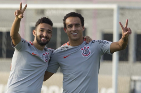 5b605d6e9db52 Me dá um dinheiro aí! Veja clubes da Série A que têm patrocinador máster
