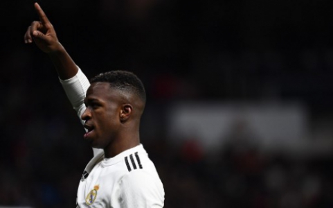 5adf7a6cc7c45 Militão vira o 3º brasileiro mais caro da história do Real Madrid: Top 10