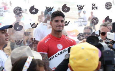 5c6f12b01a04c COB se aproxima de Medina e cia. e dá passo por elite do surfe em Tóquio