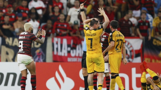 5ca560c5ace80 Pouca inspiração, expulsão de Gabigol e mais: a dura derrota do Flamengo