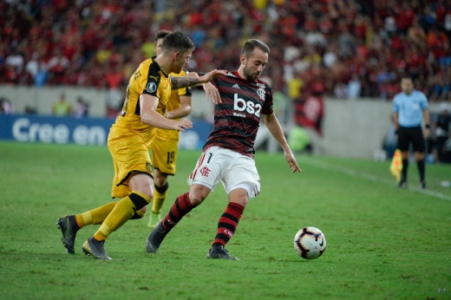 5ca560c5ace80 Pouca inspiração, expulsão de Gabigol e mais: a dura derrota do Flamengo