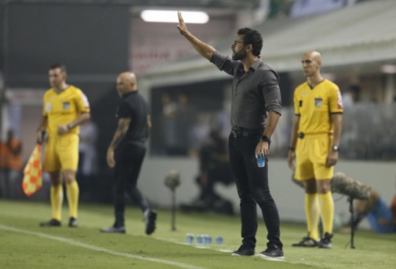 5cb7adeae2e44 Queda no segundo tempo e falta de criatividade: a derrota do Vasco
