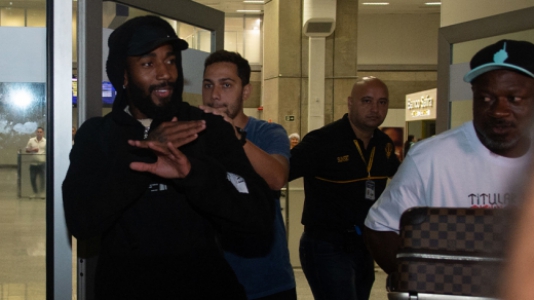 VÍDEO: en negociación con Flamengo, Gerson hace 'Vapo' a su llegada a Río aterrizando gerson