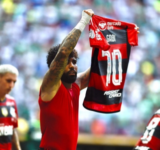 Palmeiras x Flamengo: árbitro reporta 'lluvia de objetos' de aficionados en la Supercopa de Brasil Palmeiras vs Flamengo - Gabigol