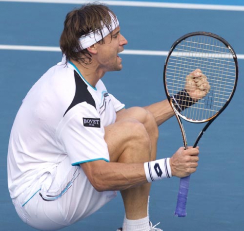 Ferrer vibra com a conquista do ATP de Auckland (Foto: Nigel Marple/Reuters)