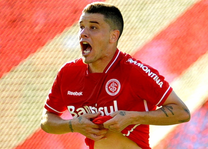 Gol do D'Alessandro - Internacional x Grêmio (Foto: Ricardo Rimoli)