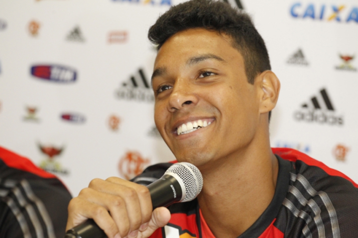 Zagueiro Antônio Carlos, do Flamengo, em apresentação