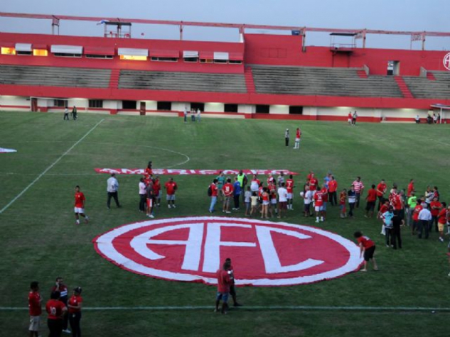 Giulite Coutinho pode ser a casa do Fla no Estadual (Foto: Sandro Vox/America Rio)
