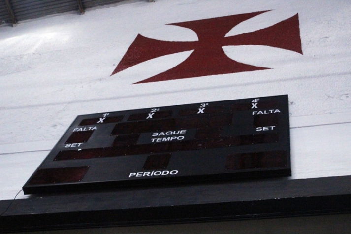 Novo ginásio com placar eletrônico do Vasco já está recebendo treinos da equipe adulta (Foto: Carlos Gregório Jr/.Vasco.com.br)