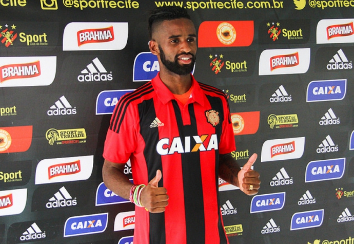 Maicon fez carreira na Itália, onde atuou por Reggina, Pontedera e Livorno (Foto: Williams Aguiar/Sport Club do Recife)
