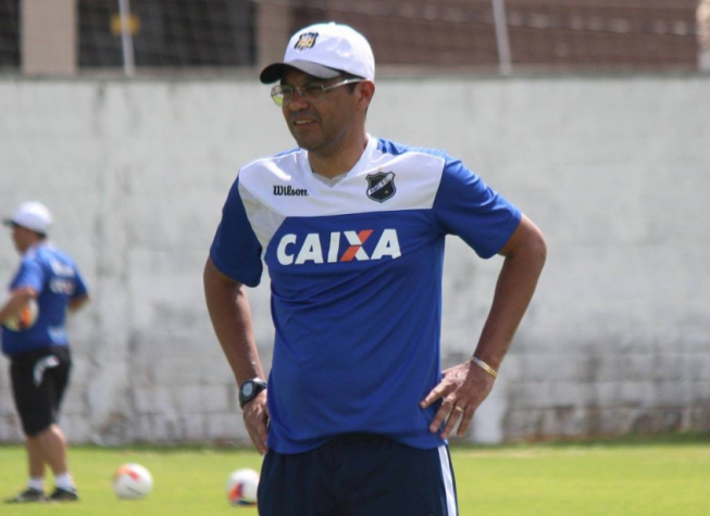 Para Narciso dos Santos, Lúcio Flávio será o "cérebro do time" em 2016 (Foto: Divulgação)
