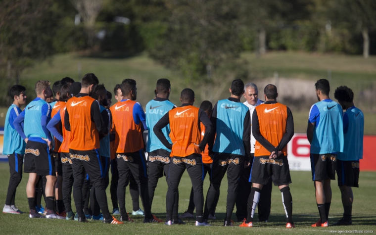 Elenco corintiano reunido durante treino nos Estados Unidos (Foto: Daniel Augusto Jr)