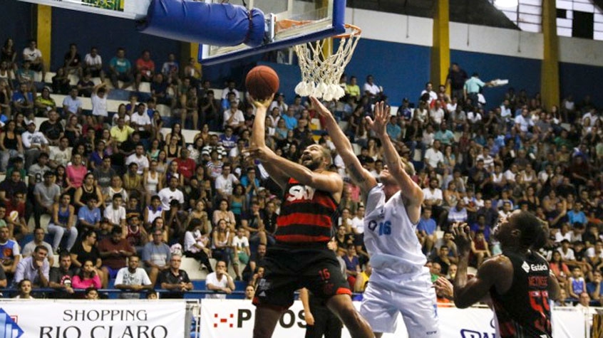 HOME - Rio Claro x Flamengo - NBB - Olivinha (Foto: Alex Tavares/LNB)