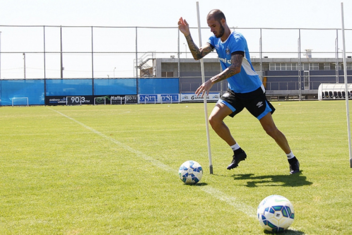 Fred "brigará" com Kadu e Bressan pela titularidade no Grêmio (Foto: Lucas Uebel/Grêmio)