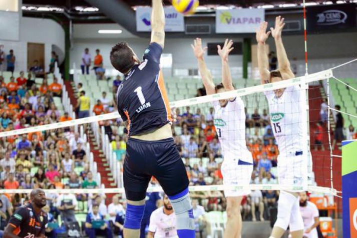 Copel Telecom Maringá x Sada Cruzeiro (Foto: Fernando Tanaka)