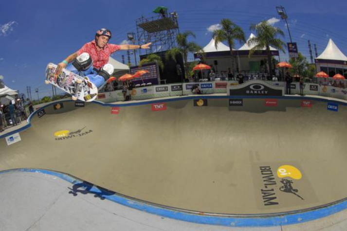 Pedro Barros durante apresentação que o classificou para a final do Oi Bowl Jam (Foto: Divulgação / AGIF)