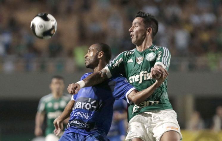 Leandro Almeida falha, mas gol no fim dá empate ao Verdão contra o São Bento