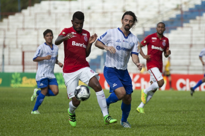 Aimore x Internacional (foto:Digue Cardoso/Agencia Freelance)