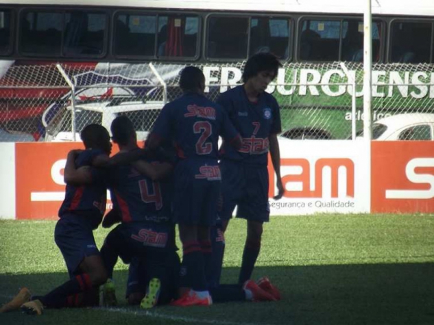 Friburguense x Macae (foto:Divulgação)