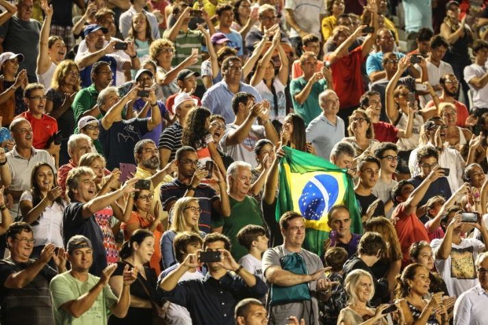 Torcida tem comparecido em bom número nas sessões noturnas