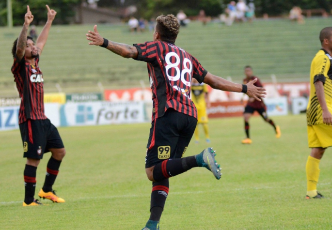 Crysan marcou aos 33min do segundo tempo