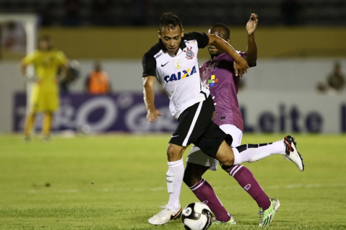Corinthians e Caixa encerram contrato de patrocínio nesta quarta
