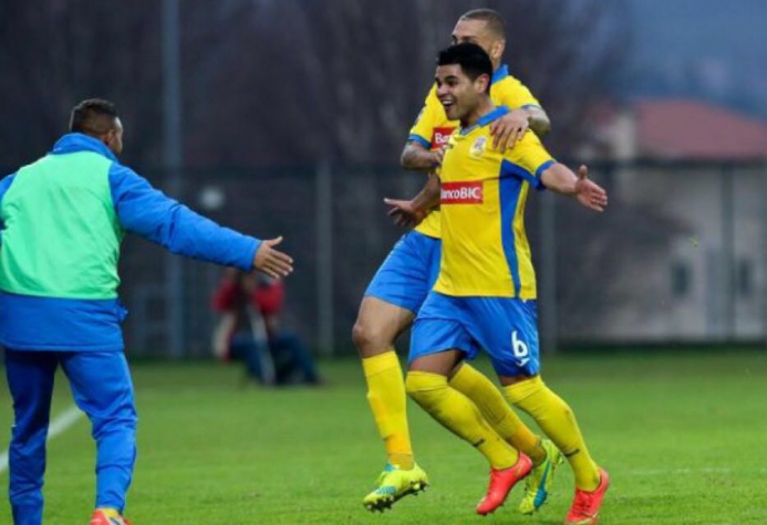 Jogadores do Arouca comemoram gol na vitória diante do Belenenses (Foto: Divulgação)