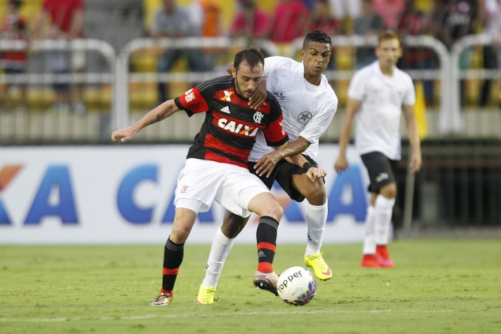 Mancuello tem suspeita de entorse no joelho direito (Foto: Gilvan de Souza/Flamengo)