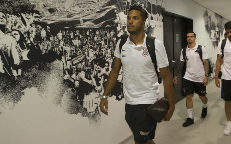 Yago é punido por 30 dias por doping, mas poderá enfrentar o Palmeiras