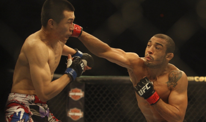 Jose Aldo mantem cinturão ao vencer o Zumbi Coreano no UFC 163 (Foto: Alvaro Rosa/LANCE!Press)
