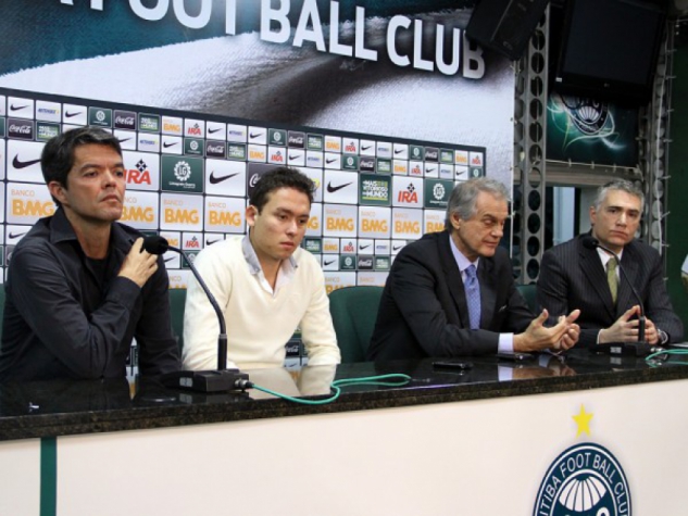 Entrevista coletiva de Keirrison (Foto: Divulgação)