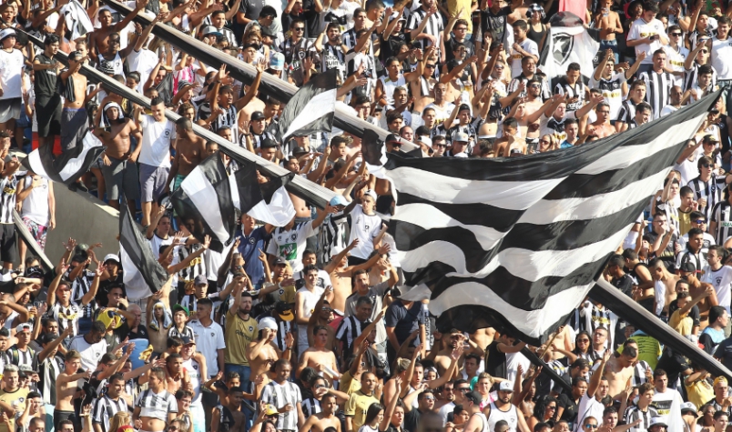 Torcida do Botafogo (Foto: Arquivo LANCE!)