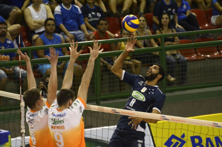 Cruzeiro estreia bem na Superliga (Foto: Alexandre Arruda/CBV)