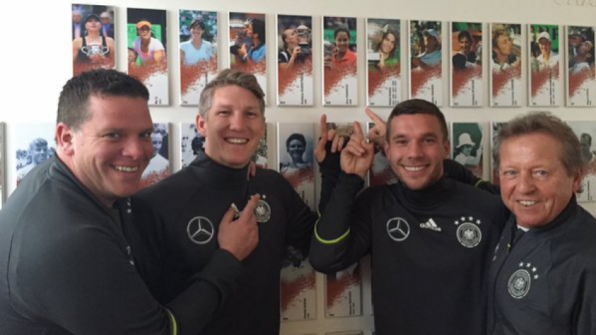 Schweinsteiger e Podolski em Roland Garros (Foto: Reprodução)