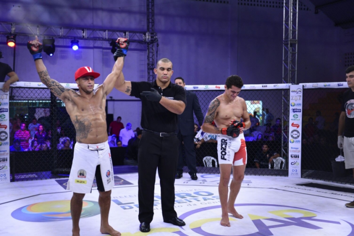 Marlon Sandro conquistou nocaute no primeiro round (FOTO: Eder Mota/Divulgação)