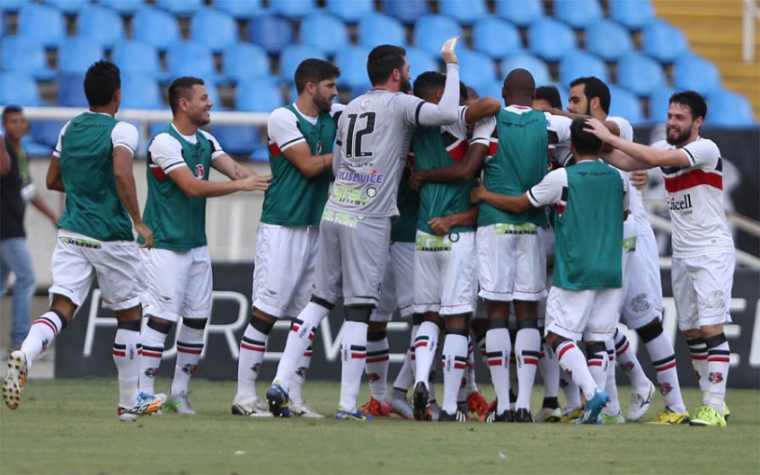 A derrota do Botafogo para o Santa Cruz em imagens (foto:Cleber Mendes/LANCE!Press)