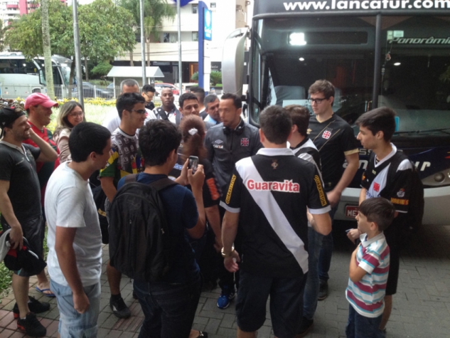 Chegada do Vasco a Joinville (Fotos: João Matheus Ferreira)
