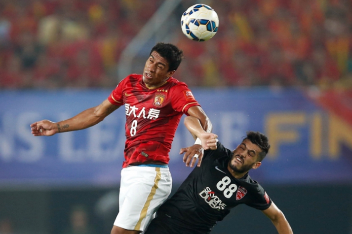 Paulinho Guangzhou Evergrande (Foto: STR/AFP)