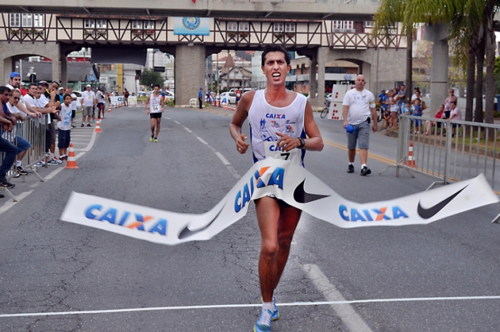 Caio Bonfim vence os 20 km marcha (Foto: Eraldo Schnaider/CBAt)