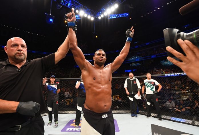 Alistair Overeem nocauteou Junior Cigano (FOTO: Reprodução)